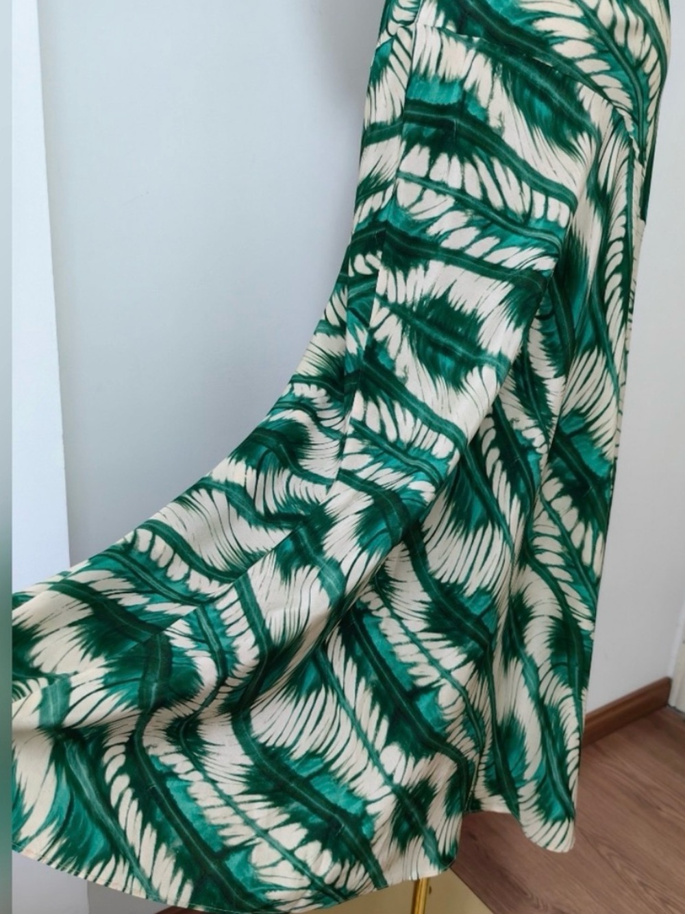 NWT Ulla Johnson Ines Dress Green Silk Puff Sleeve Floral Print Midi Dress Sz 4 - Picture 10 of 12